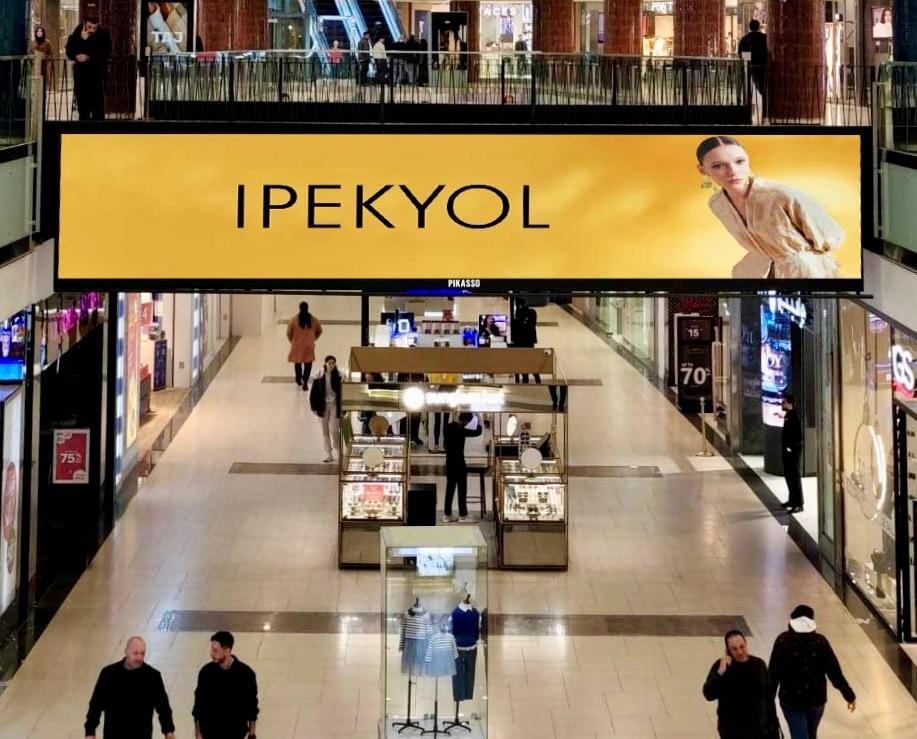 Taj Mall Feature LED